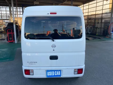 Nissan Clipper Van