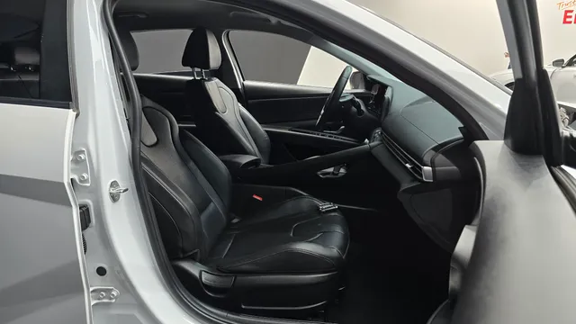 Hyundai Elantra (Avante)