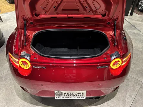 Mazda MX-5 (Roadster)