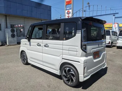 Suzuki Spacia Custom
