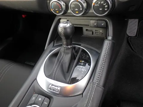 Mazda MX-5 (Roadster)