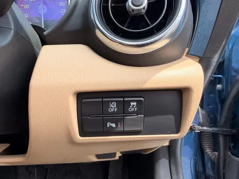 Mazda MX-5 (Roadster)