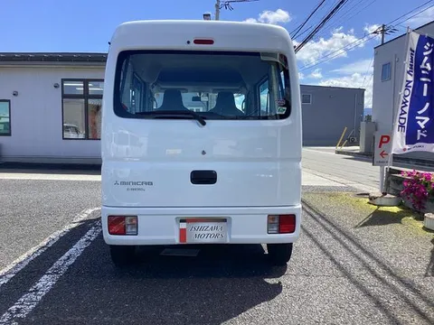 Mitsubishi Minicab Van