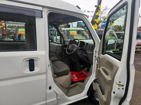 Mitsubishi Minicab Van