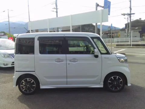 Suzuki Spacia Custom