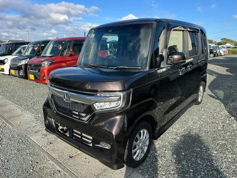 Honda N-BOX Custom