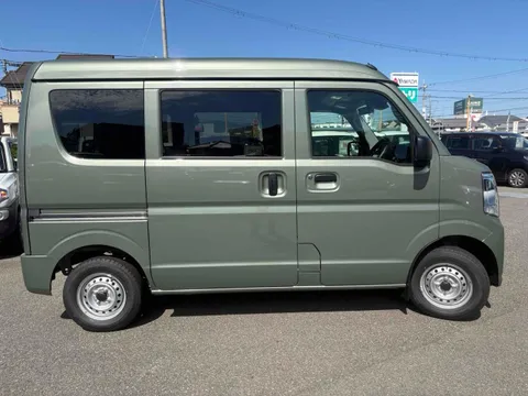 Nissan Clipper Van