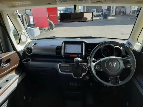 Honda N-BOX Slash