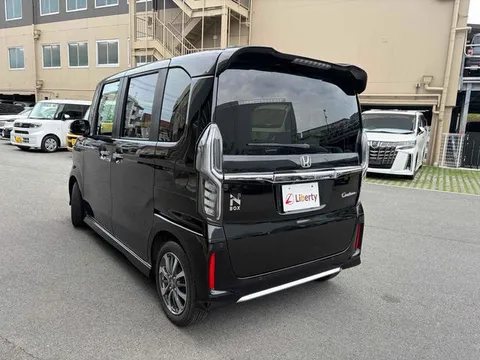 Honda N-BOX Custom
