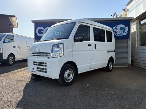 Mitsubishi Minicab Van