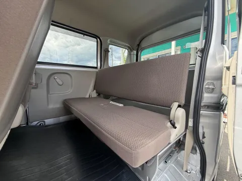 Nissan Clipper Van