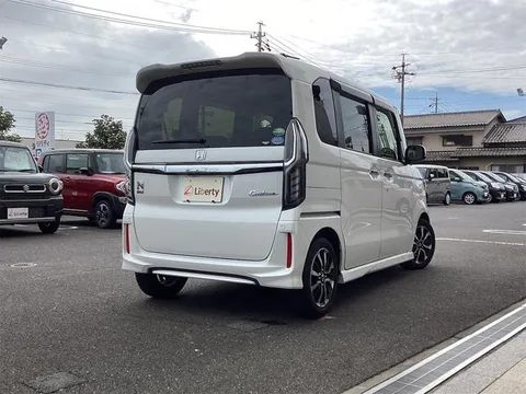 Honda N-BOX Custom