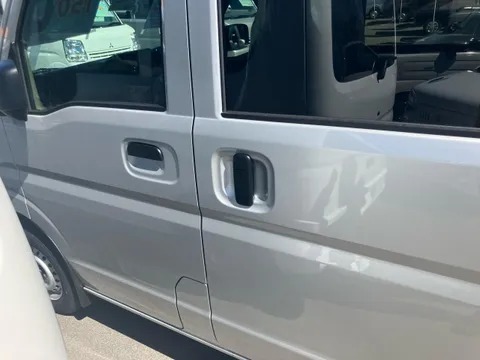 Mitsubishi Minicab Van