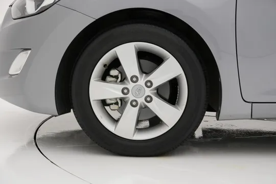 Hyundai Elantra (Avante)