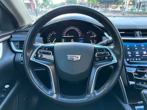 Cadillac XTS