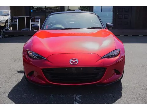 Mazda MX-5 (Roadster)