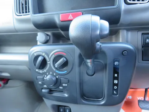 Mitsubishi Minicab Van