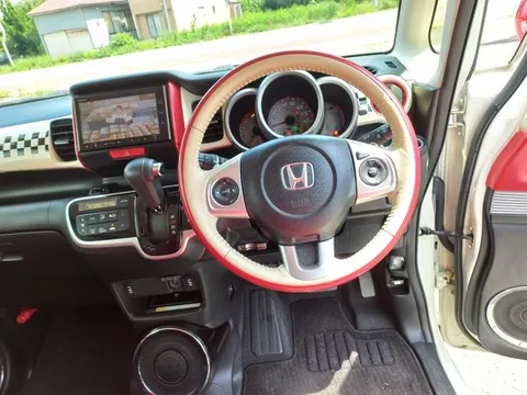 Honda N-BOX Slash