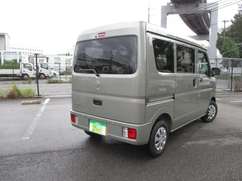 Nissan Clipper Van