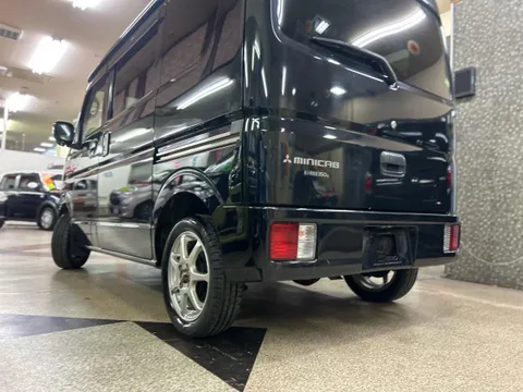 Mitsubishi Minicab Van