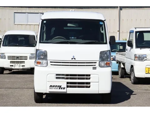 Mitsubishi Minicab Van