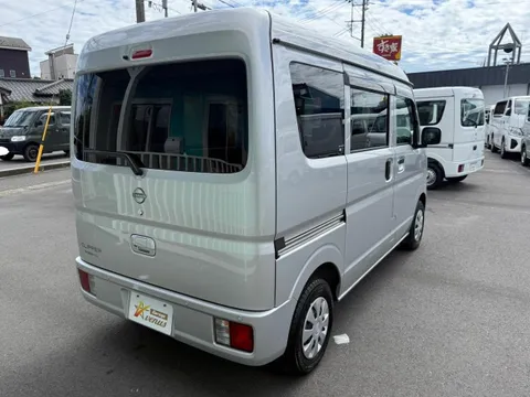 Nissan Clipper Van