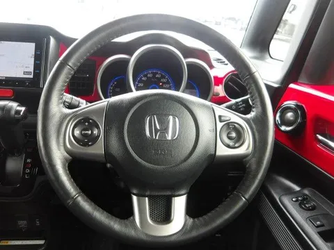 Honda N-BOX Slash