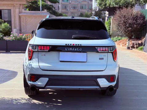 Lynk & Co 01