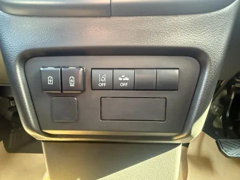 Nissan Clipper Van
