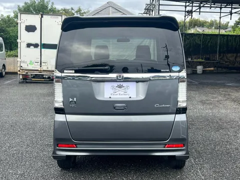 Honda N-BOX Custom