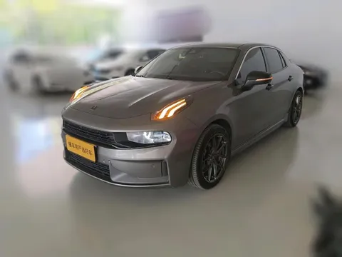 Lynk & Co 03