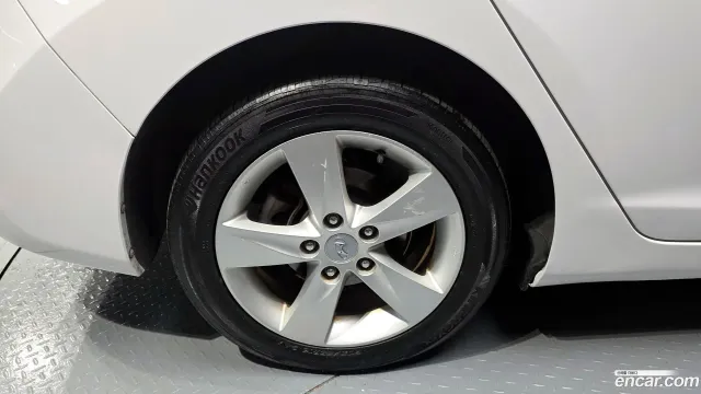 Hyundai Elantra (Avante)