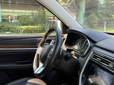 Roewe RX8