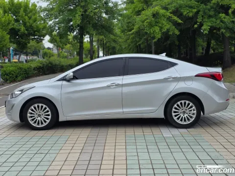 Hyundai Elantra (Avante)