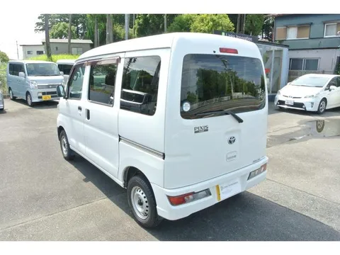 Toyota Pixis Van
