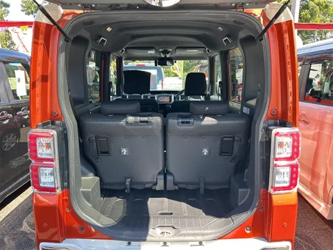 Toyota Pixis Mega