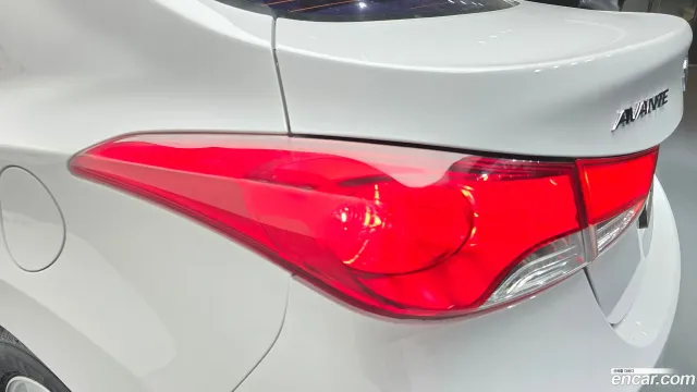 Hyundai Elantra (Avante)