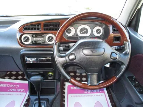 Daihatsu Mira Gino