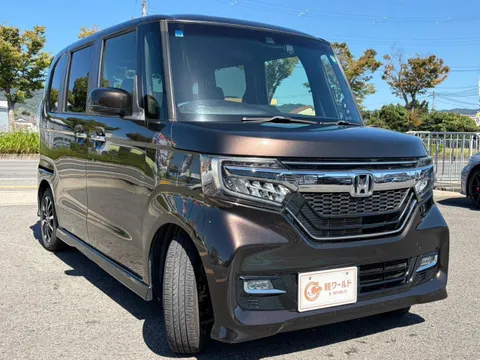 Honda N-BOX Custom
