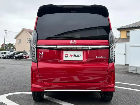 Honda N-BOX Custom