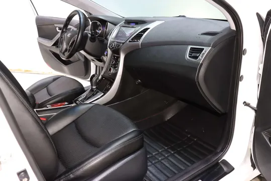 Hyundai Elantra (Avante)