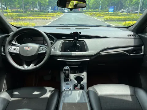 Cadillac XT4