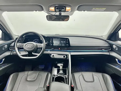 Hyundai Elantra (Avante)