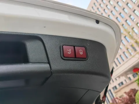 Mercedes-Benz Mercedes-Benz GLA