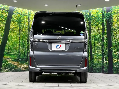 Honda N-BOX Custom