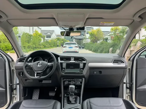 Volkswagen Tiguan L
