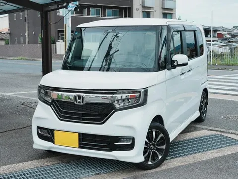 Honda N-BOX Custom
