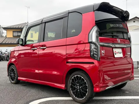 Honda N-BOX Custom