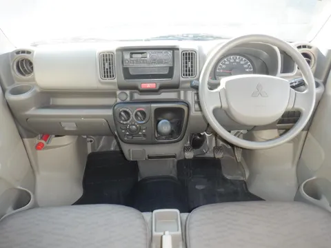 Mitsubishi Minicab Van
