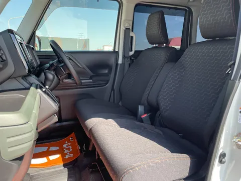 Suzuki Spacia Gear